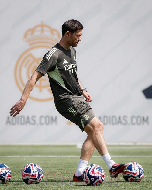 亨利:皇马应该相信阿隆索,上任半年就下课那太荒谬了 亨利:皇马应该相信阿隆索,上任半年就下课那太荒谬了